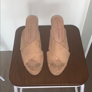 CHINESE LAUNDRY WEDGES SIZE 8
